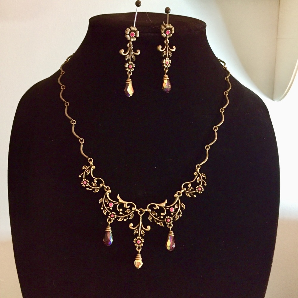 Bronze tone necklace and earrings